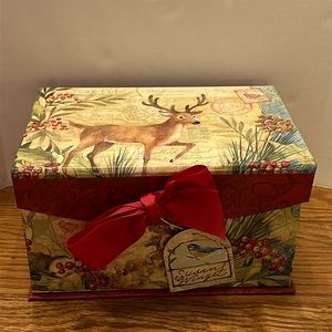 Susan Winger Holiday Decorative Storage 8x6x41/2 inches Deer Holly Bellies